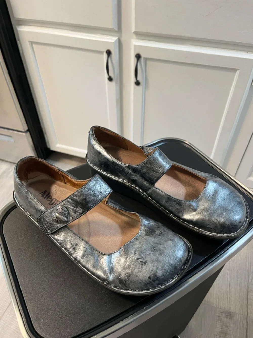 Alegria Embossed Paloma Pewter Black Tumble PAL-621 Women US 10 EU 41